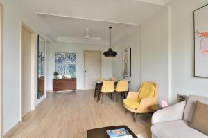 Citadines Arpora Nagoa Goa的休息区