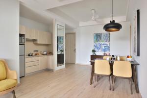 Citadines Arpora Nagoa Goa的厨房或小厨房