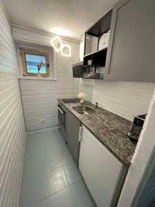 Kuchyň nebo kuchyňský kout v ubytování Ferienwohnung Auszeit