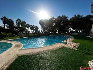 Bazén v ubytování Acapulco Paradise 1era Línea nebo v jeho okolí