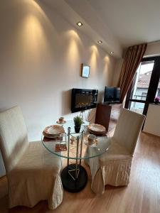 Posezení v ubytování Bright Mountain View Penthouse - 300mbps Wi-fi