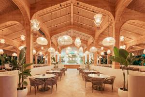 Restaurace v ubytování Sirene Belek Hotel
