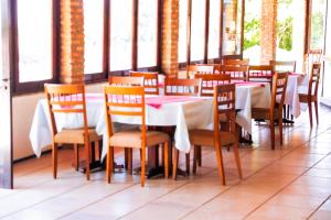 Restoran või mõni muu söögikoht majutusasutuses Pasargada Hotel