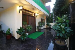 Φωτογραφία από το άλμπουμ του House Of Comfort , Greater Noida - Luxury With Kitchen Access σε Greater Noida