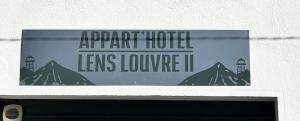Certifikát, hodnocení, plakát nebo jiný dokument vystavený v ubytování Lens Louvre 2