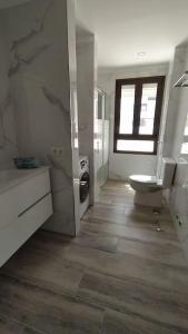 Koupelna v ubytování Apartamento Refugió del Mar + 11 fotografií