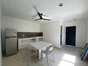 Cucina o angolo cottura di The Hostal Inn