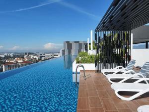 Bazén v ubytování The Horizon Ipoh Infinity Pool 5 to 9pax nebo v jeho okolí + 5 fotografií
