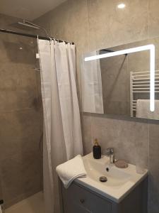 Kúpeľňa v ubytovaní Le Studio Élégance du centre
