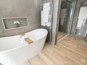 Foto dalla galleria di The Stang Hideaway a Richmond Altre 13 foto