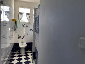 Bathroom sa Maison Jard-sur-Mer, 4 pièces, 4 personnes - FR-1-336-22
