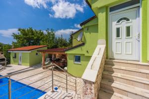Bazén v ubytování Greenhouse Adria nebo v jeho okolí