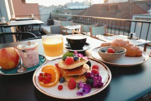 Makanan di atau berdekatan hotel