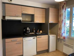 Dapur atau dapur kecil di Maison Longeville-sur-Mer, 4 pièces, 6 personnes - FR-1-336-103