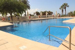 Basen w obiekcie Beach Apartment - Benalmadena Costa lub w pobliżu