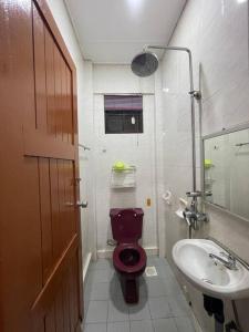 Be My Guest Homestay Tjg Batuにあるバスルーム