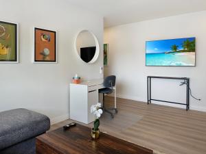 Digital Nomads Haven Fast Wi-fi And Comfortable