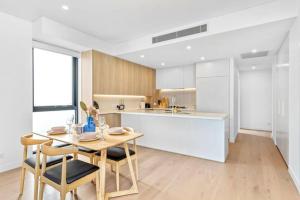 Dapur atau dapur kecil di Adorable 2B Apt near Macquarie Uni
