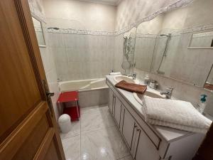 Vannituba majutusasutuses Chambre privé avec Sdb privative