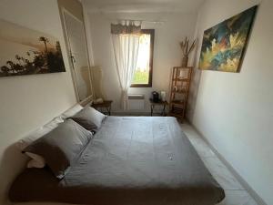Voodi või voodid majutusasutuse Chambre privé avec Sdb privative toas