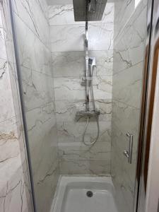 Ένα μπάνιο στο Hyper centre petit diamérisma +15 φωτογραφίες