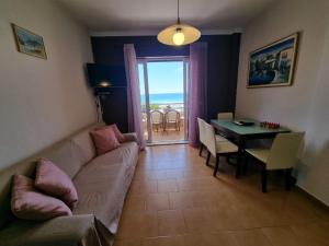 Posezení v ubytování Corfu Glyfada Beach Apartment 58a
