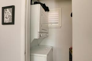 Fotografie z fotogalerie ubytování Less Than 1 Mi to Midtown Pet-Friendly Apt in Reno v destinaci Reno + 17 fotografií