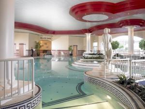 Majoituspaikassa Rochestown Park Hotel & Leisure Centre tai sen lähellä sijaitseva uima-allas