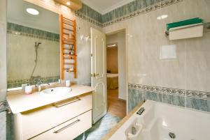 Łazienka w obiekcie Casa CAMPOAMOR