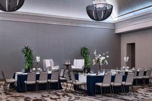 Posezení v ubytování AC Hotel Houston Downtown