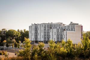 Budova, kde se aparthotel nachází