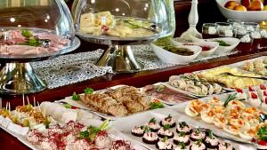 Jedlo v ubytovaní bed & breakfast alebo blízkom okolí