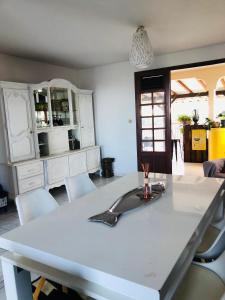 Dapur atau dapur kecil di Chambre d'Hôtes Punch Bas du Fort