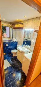 Ванна кімната в Apartamento a primera línea, cala Manzanera