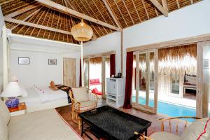 Bazén v ubytování Amahelia Luxury Resort & Restaurant - Gili Asahan nebo v jeho okolí