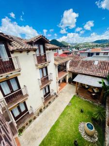 an aerial view of the courtyard of a building at La Estancia in San Cristóbal de Las Casas