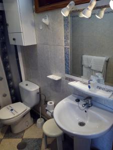 Een badkamer bij Apartamentos Los Aguacates