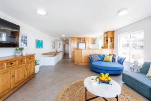 Η κουζίνα ή μικρή κουζίνα στο Absolute Oceanfront Yamba - oceanstays