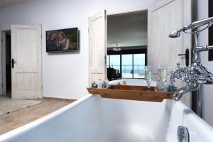 Fotografie z fotogalerie ubytování Yamim Suites On The Beach v destinaci Šavej Cijon