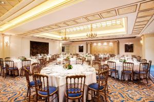 Posezení v ubytování King George, a Luxury Collection Hotel, Athens