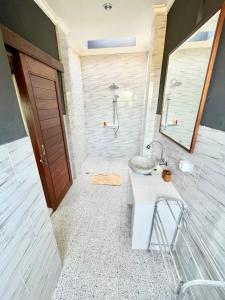 A bathroom at Villa Ubud