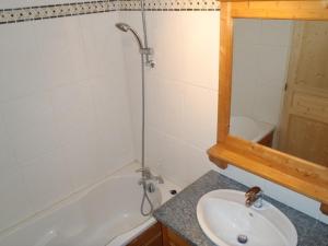 Ett badrum på Roc de Peclet Appartements VTI