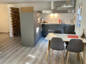 Kuchyň nebo kuchyňský kout v ubytování Ferienwohnung Morgengruss