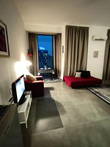 TV a/nebo společenská místnost v ubytování Immense Studio EmpireDamansara/WiFi/Netflix