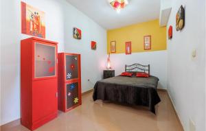 Tempat tidur dalam kamar di Gorgeous Apartment In Las Palmas With Wifi