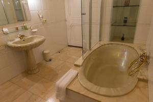 Kúpeľňa v ubytovaní Hotel Casa Ceremines