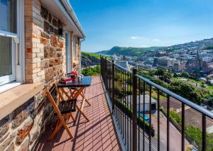 Balkón nebo terasa v ubytování Superb sea front apartment with great sea views