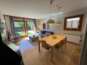 Gallery image of B49 - Bajo con Jardín Peguera - Villmor in Benasque