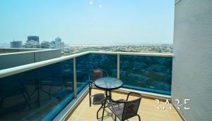 Balkón nebo terasa v ubytování RARE Holiday Homes - Golf Course View - Elite Residences - R1303 - Dubai Sports City
