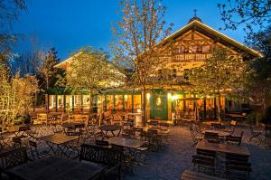 Restaurace v ubytování Landhaus Hotel Wolfratshausen